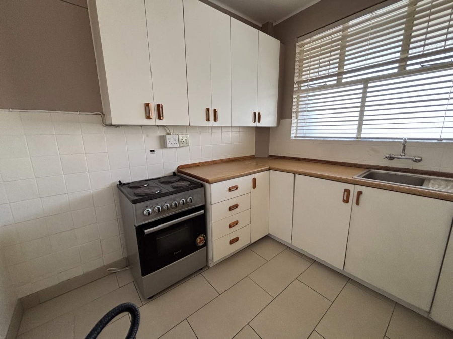 To Let 2 Bedroom Property for Rent in Three Anchor Bay Western Cape